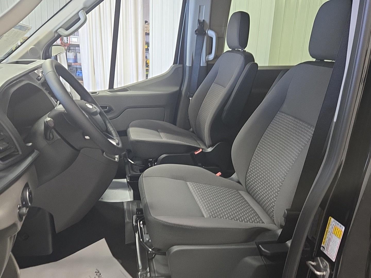 2026 Ford Transit Passenger Wagon XLT