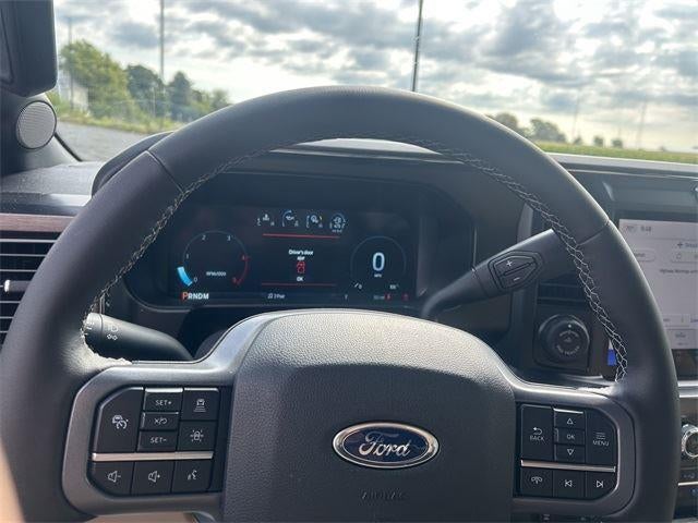 2025 Ford SUPER DUTY F-350 SRW LARIAT 4WD CREW CAB 6.75'