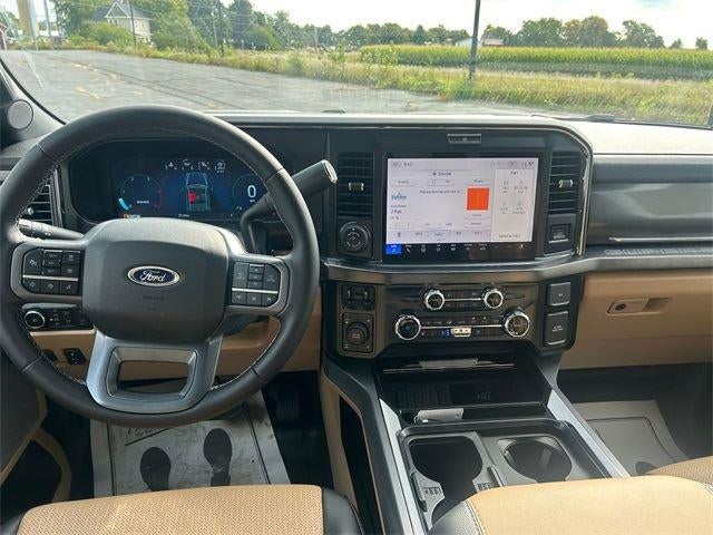 2025 Ford SUPER DUTY F-350 SRW LARIAT 4WD CREW CAB 6.75'