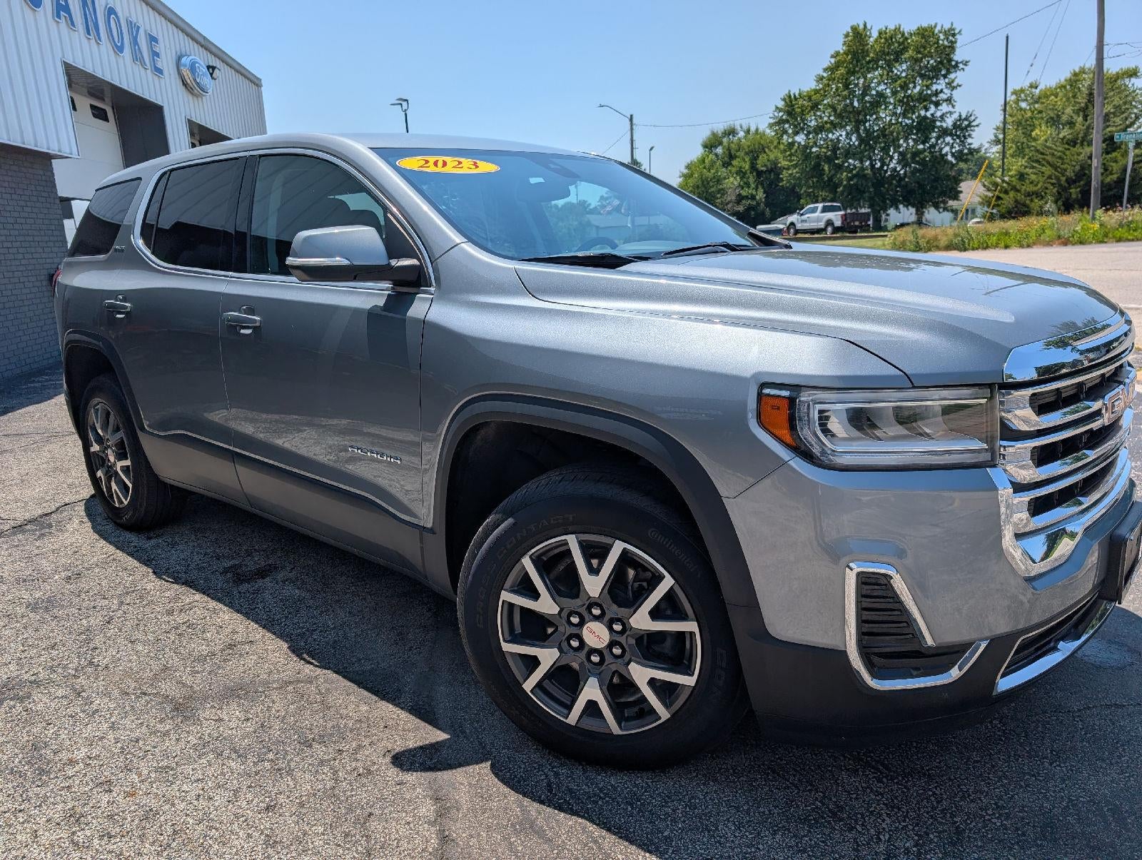 2023 GMC Acadia SLE