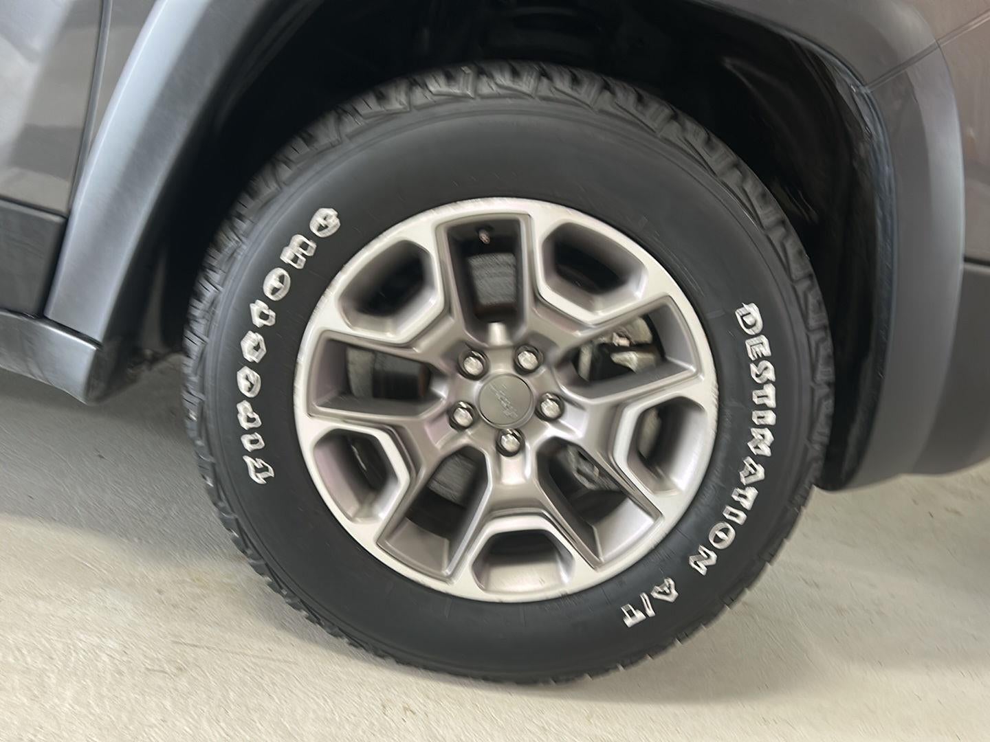 2022 Jeep Cherokee Trailhawk