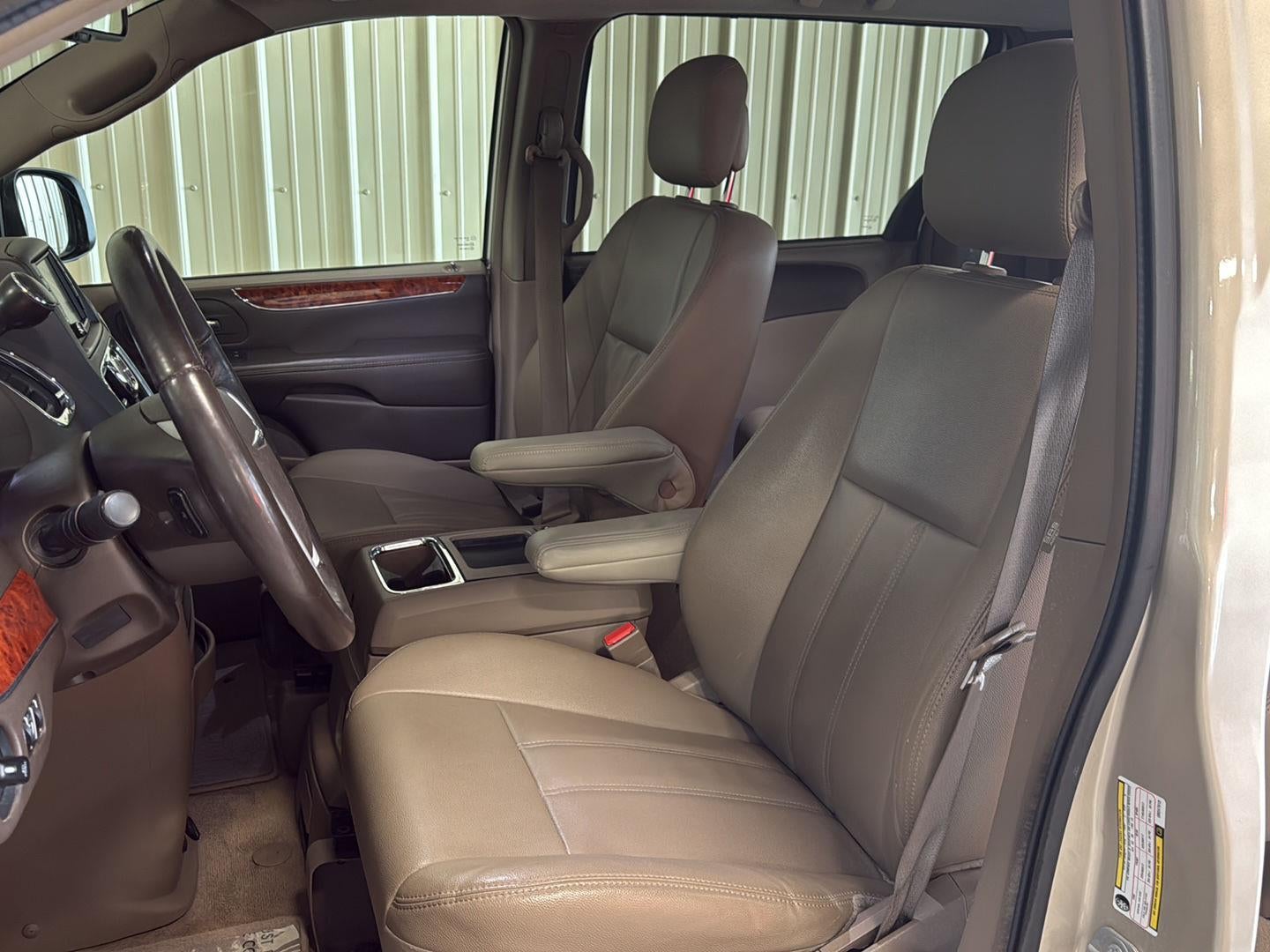 2016 Chrysler Town & Country Touring