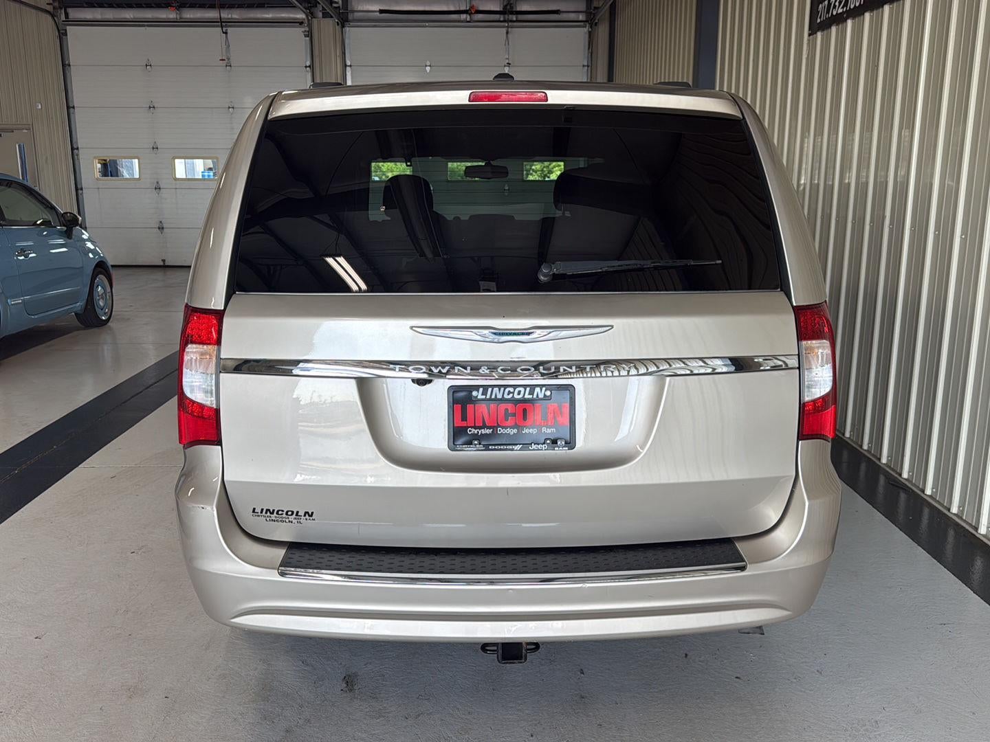 2016 Chrysler Town & Country Touring