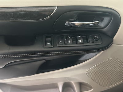 2015 Chrysler Town & Country Touring