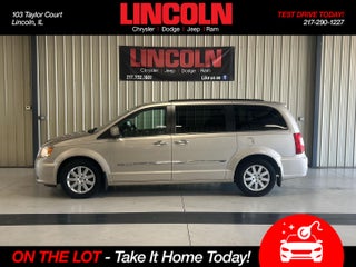 2016 Chrysler Town &amp; Country Touring