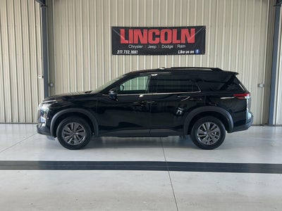 2024 Nissan Pathfinder SV