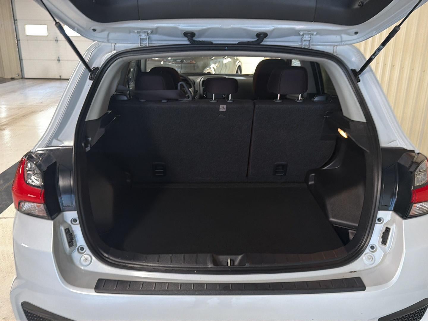 2023 Mitsubishi Outlander Sport ES