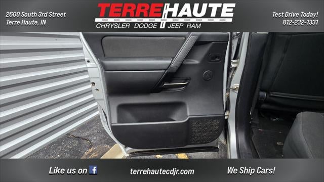 2012 Nissan Titan SV