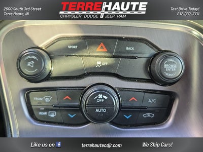 2015 Dodge Challenger SXT