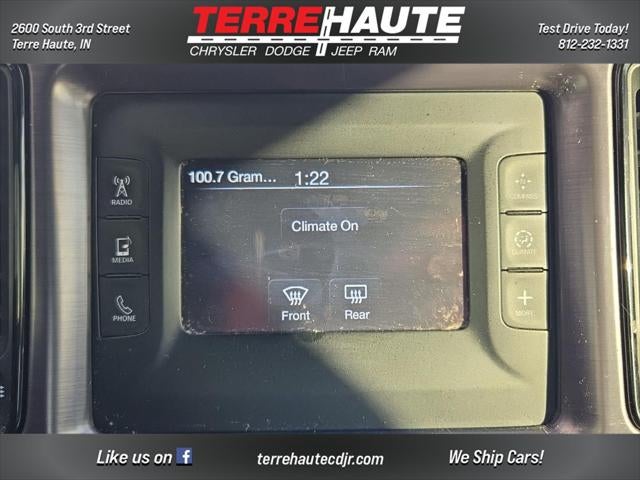 2015 Dodge Challenger SXT