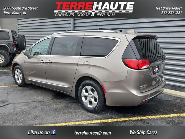 2017 Chrysler Pacifica Touring-L Plus