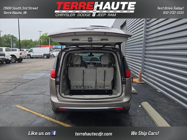 2017 Chrysler Pacifica Touring-L Plus