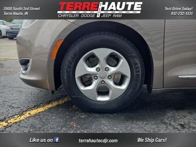 2017 Chrysler Pacifica Touring-L Plus