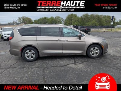 2017 Chrysler Pacifica Touring-L Plus