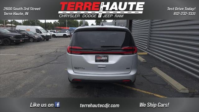 2024 Chrysler Pacifica Touring L
