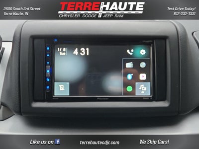 2012 Volkswagen Routan SE