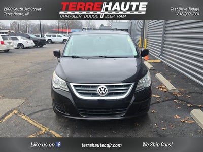 2012 Volkswagen Routan SE