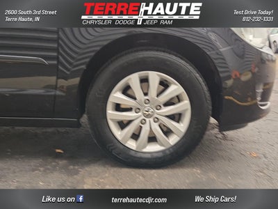 2012 Volkswagen Routan SE