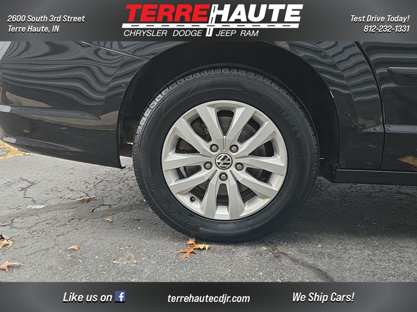 2012 Volkswagen Routan SE