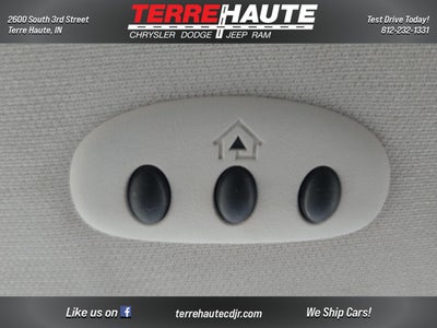 2012 Volkswagen Routan SE