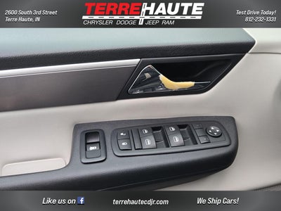 2012 Volkswagen Routan SE