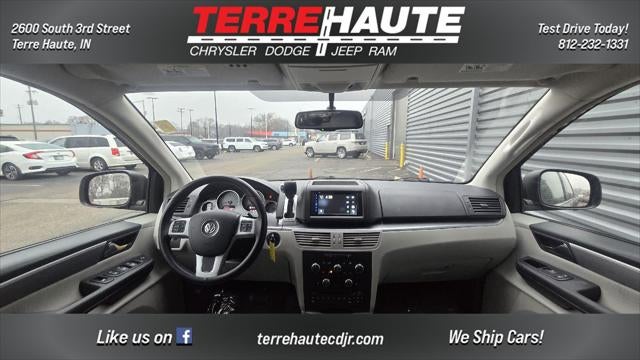 2012 Volkswagen Routan SE