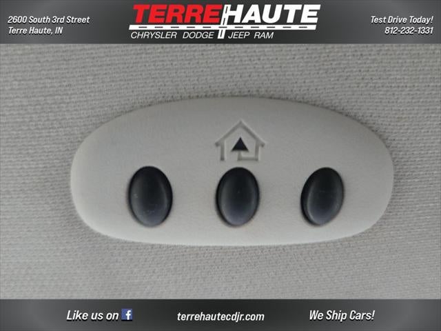 2012 Volkswagen Routan SE