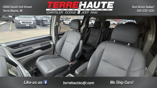 2012 Volkswagen Routan SE