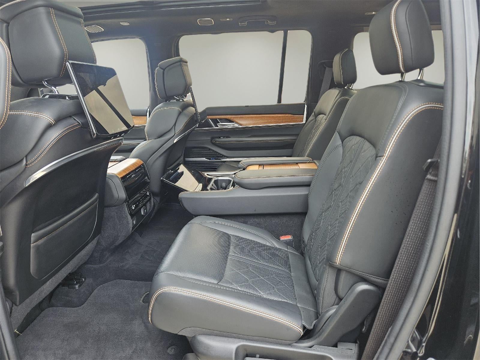 2022 Jeep Grand Wagoneer Series III