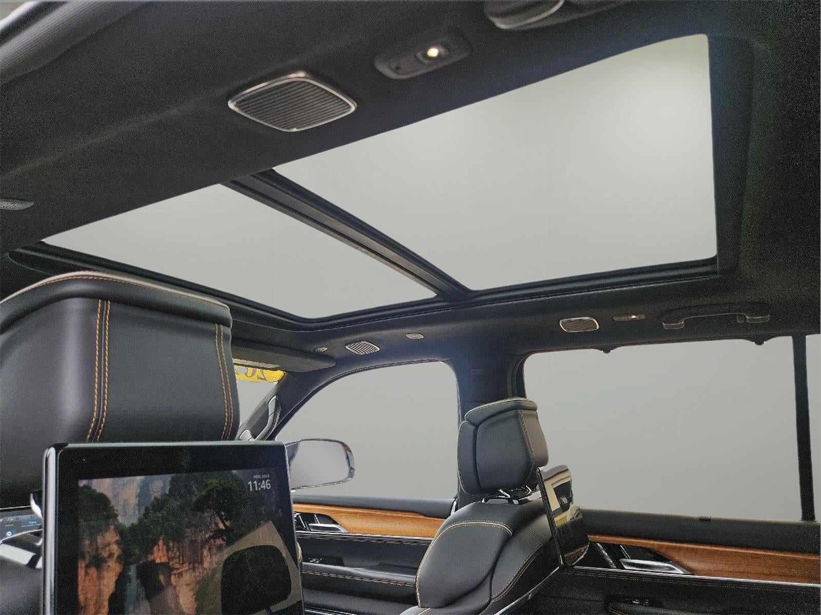 2022 Jeep Grand Wagoneer Series III