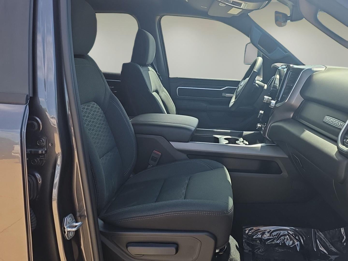 2025 RAM 1500 BIG HORN 4X4 CREW CAB 5'7