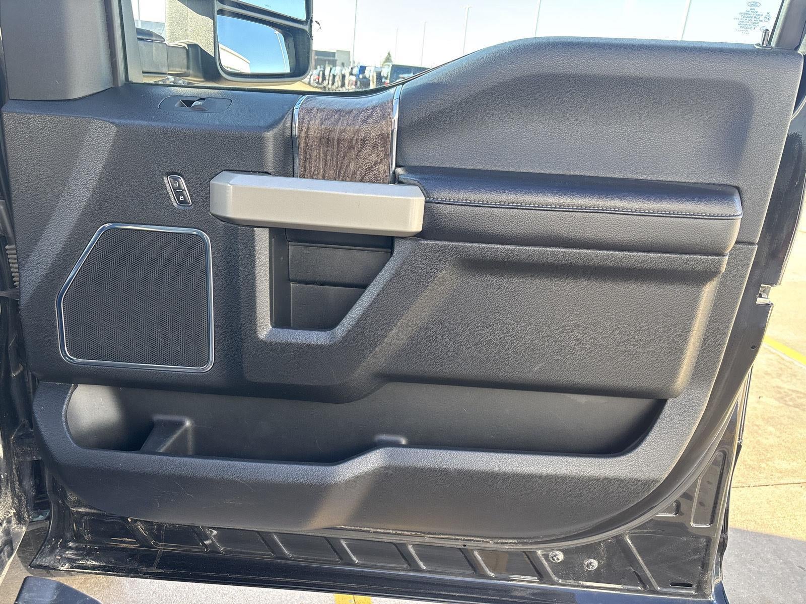 2017 Ford Super Duty F-250 Lariat