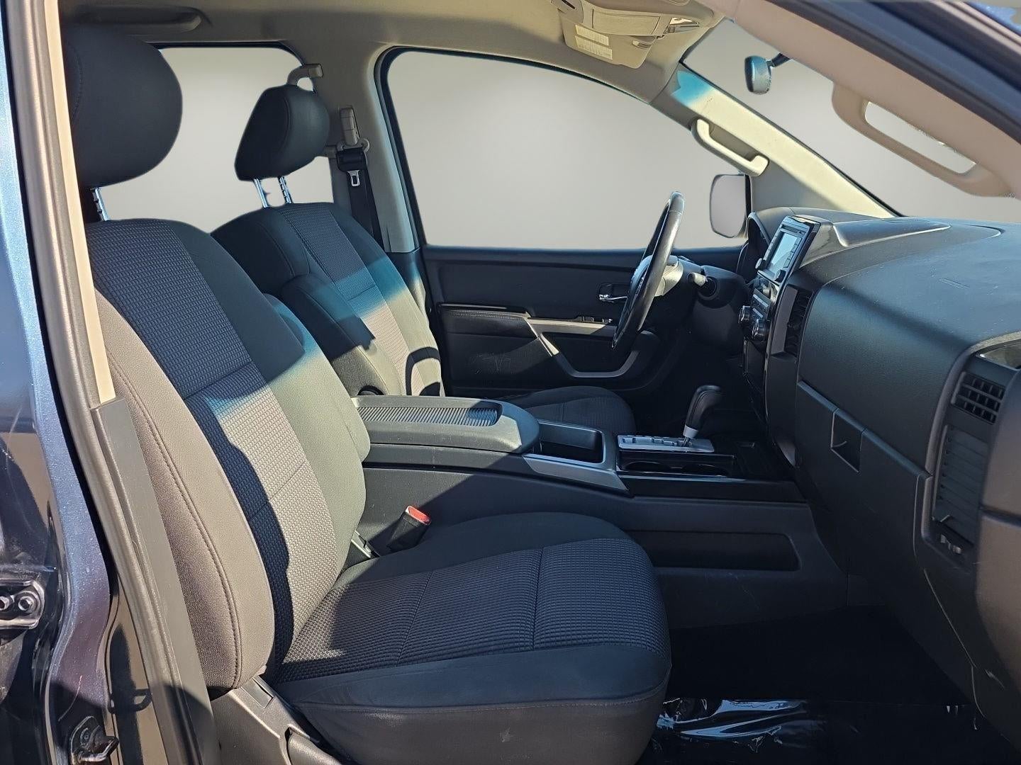 2015 Nissan Titan SV