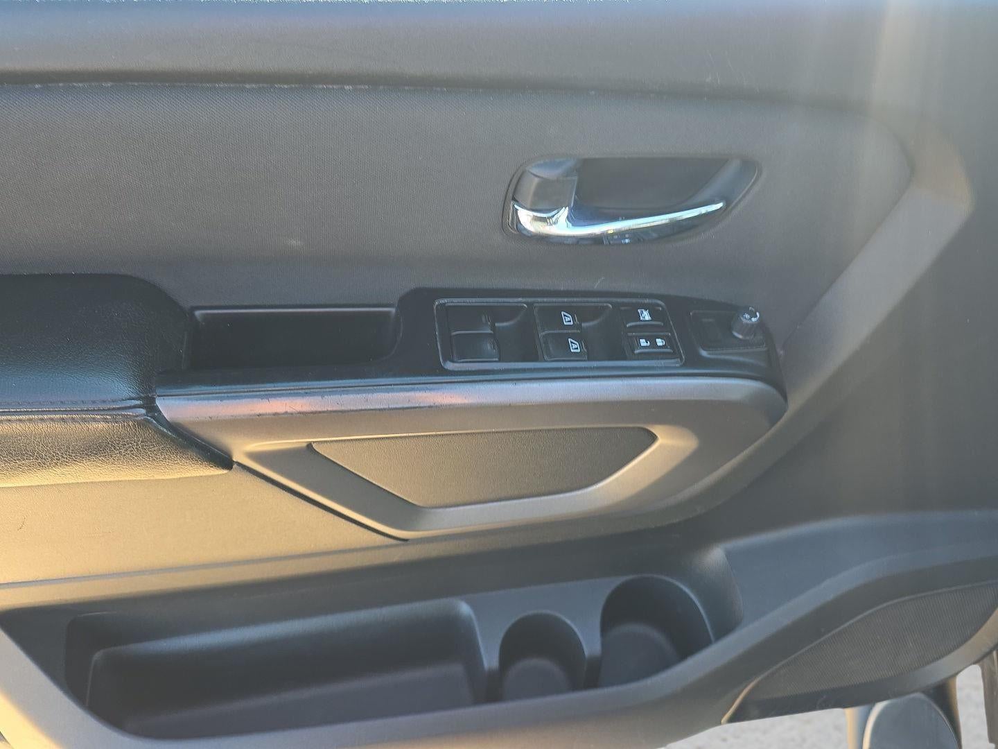 2015 Nissan Titan SV