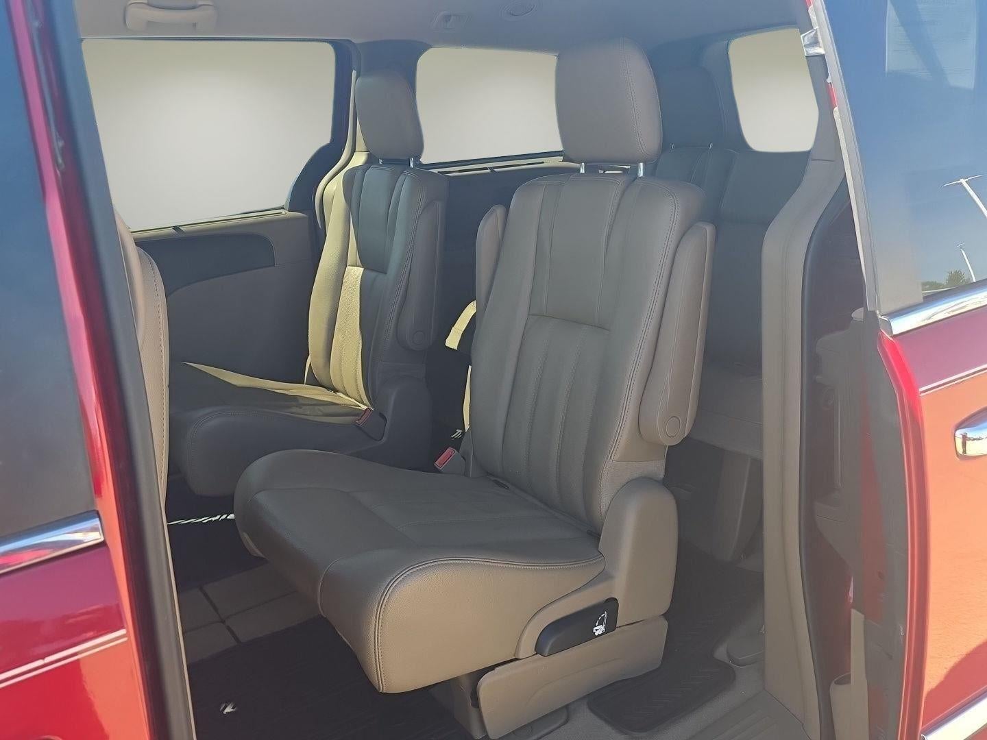 2013 Chrysler Town & Country Touring-L