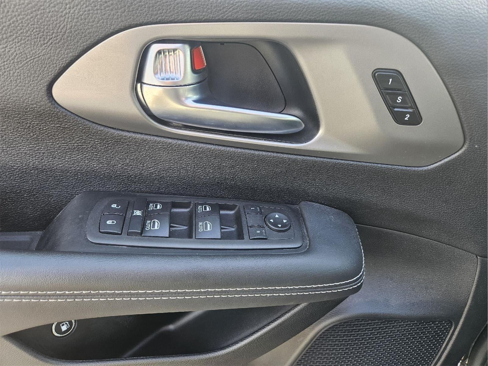 2025 Chrysler Pacifica Hybrid Select