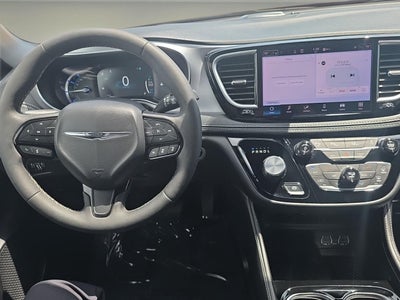 2025 Chrysler Pacifica Hybrid Premium S Appearance Pkg