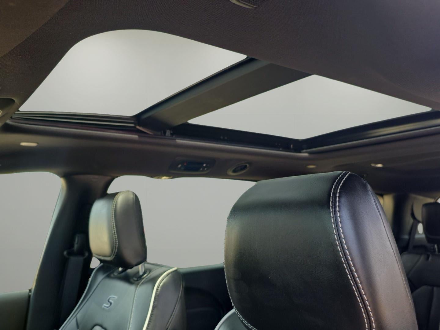 2025 Chrysler Pacifica Hybrid Premium S Appearance Pkg