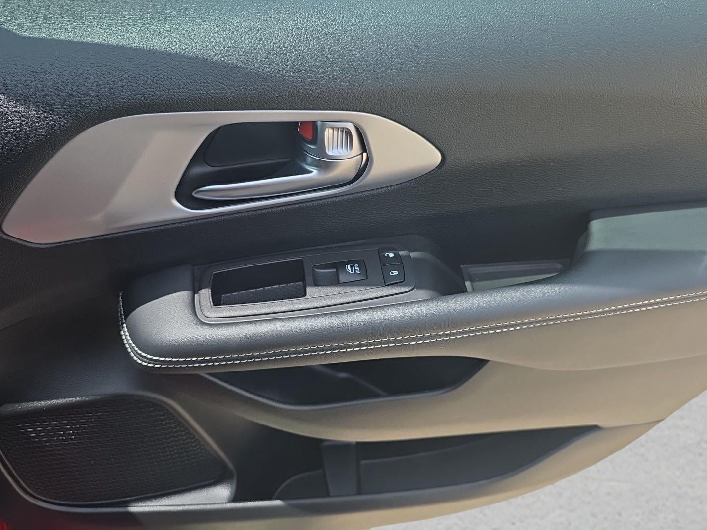 2025 Chrysler Pacifica Hybrid Premium S Appearance Pkg